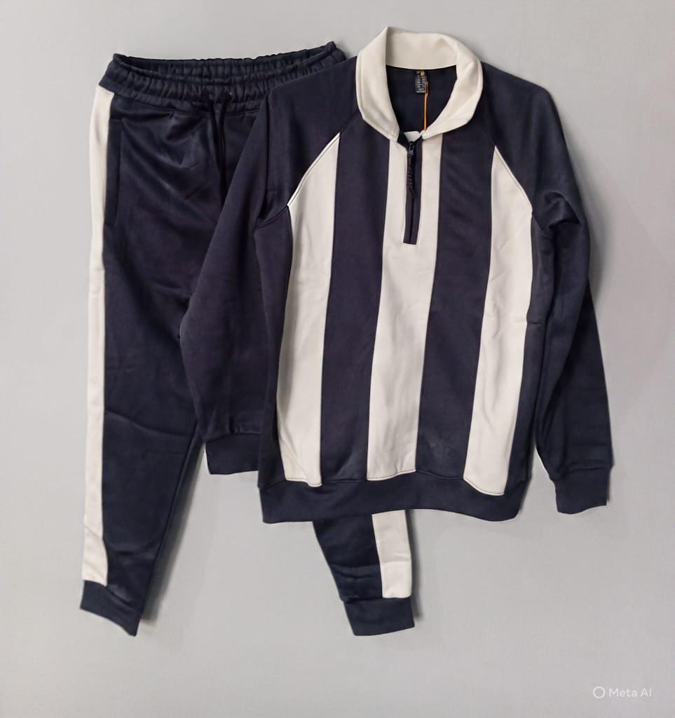 Track Suit..A category polyester fleece 1 year guarantee stitch end colour .. 🥰